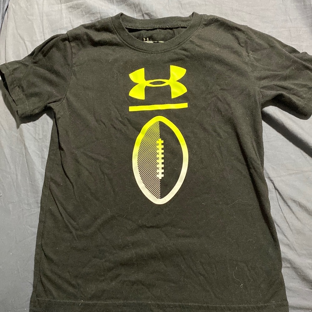 Boys under Armour shirt
